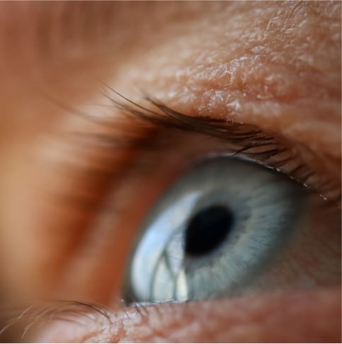 close up image of eye